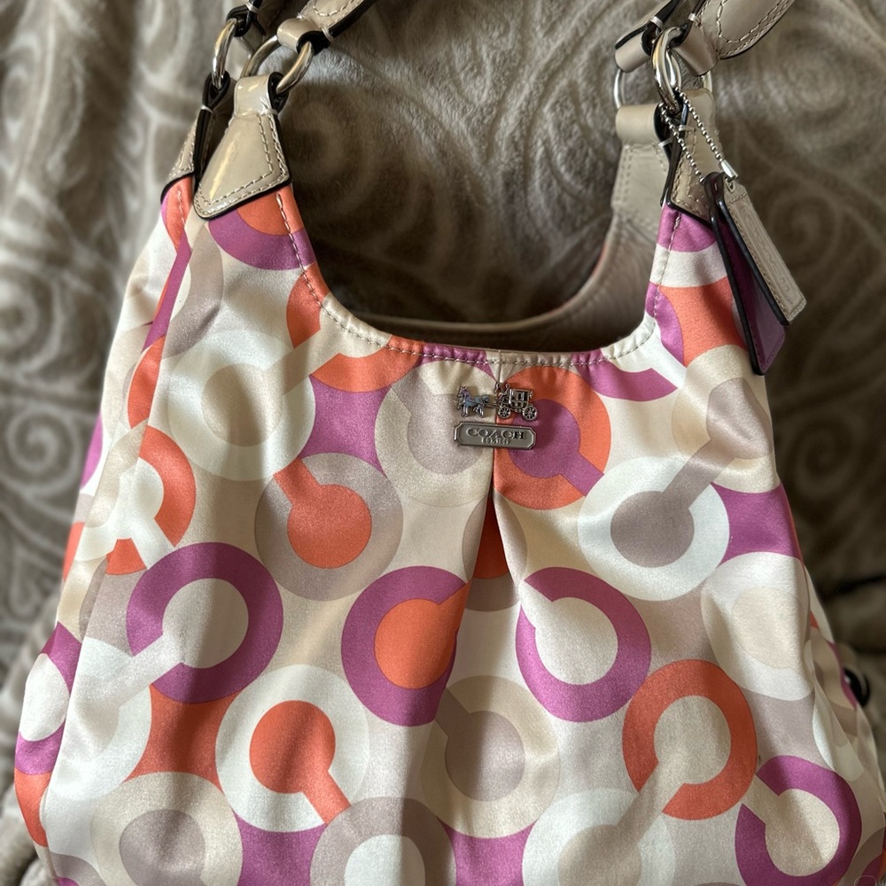 COACH Madison OP Art Signature Maggie in Khaki/Orchid